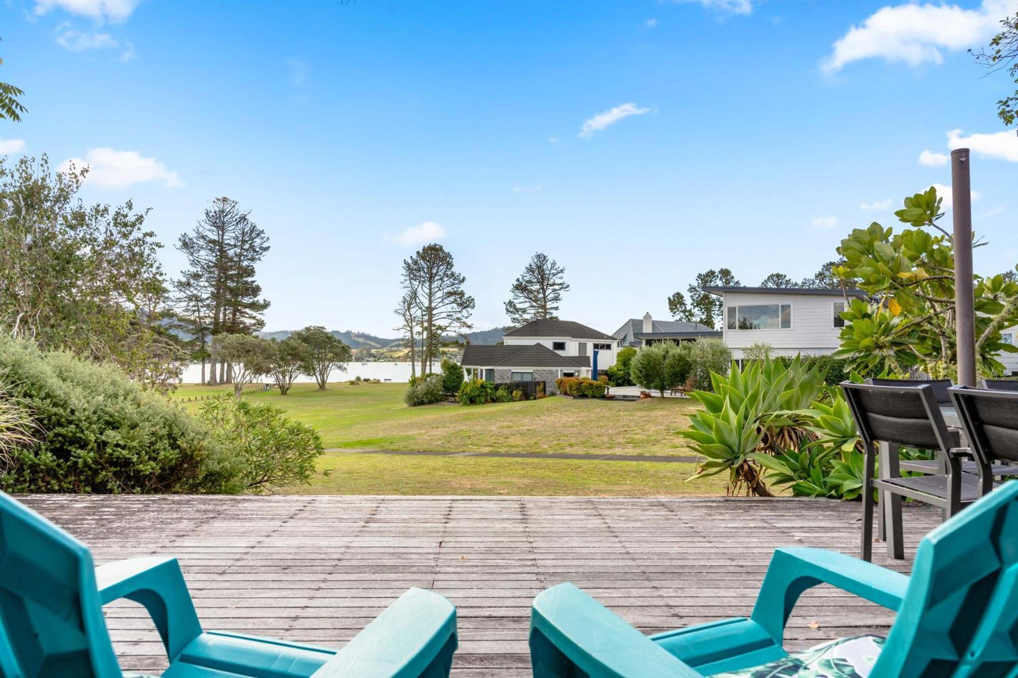 Pauanui Beach House Suntrap Exterior photo
