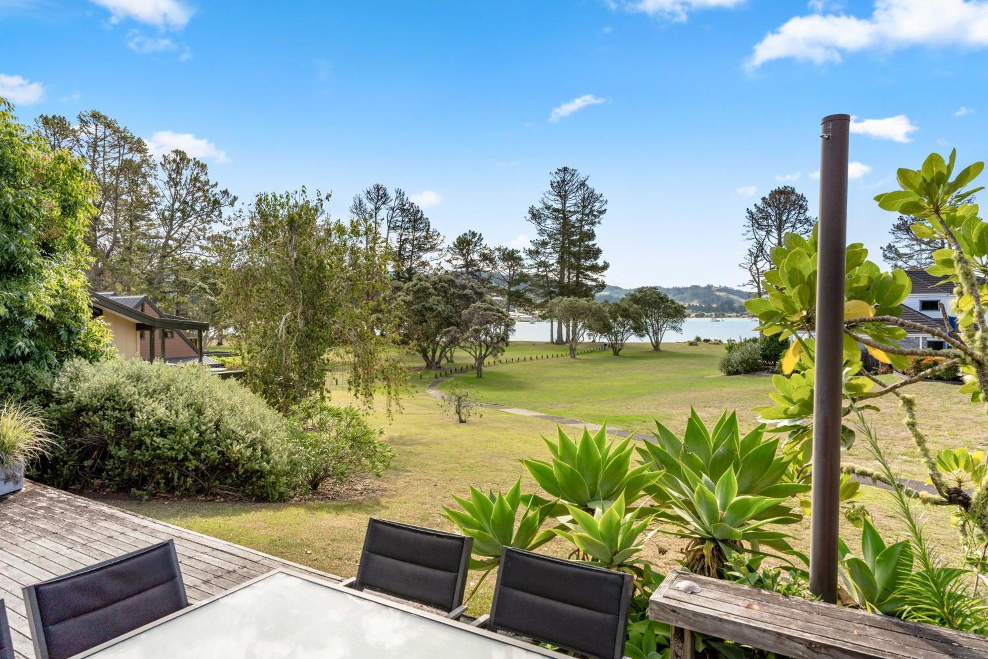 Pauanui Beach House Suntrap Exterior photo