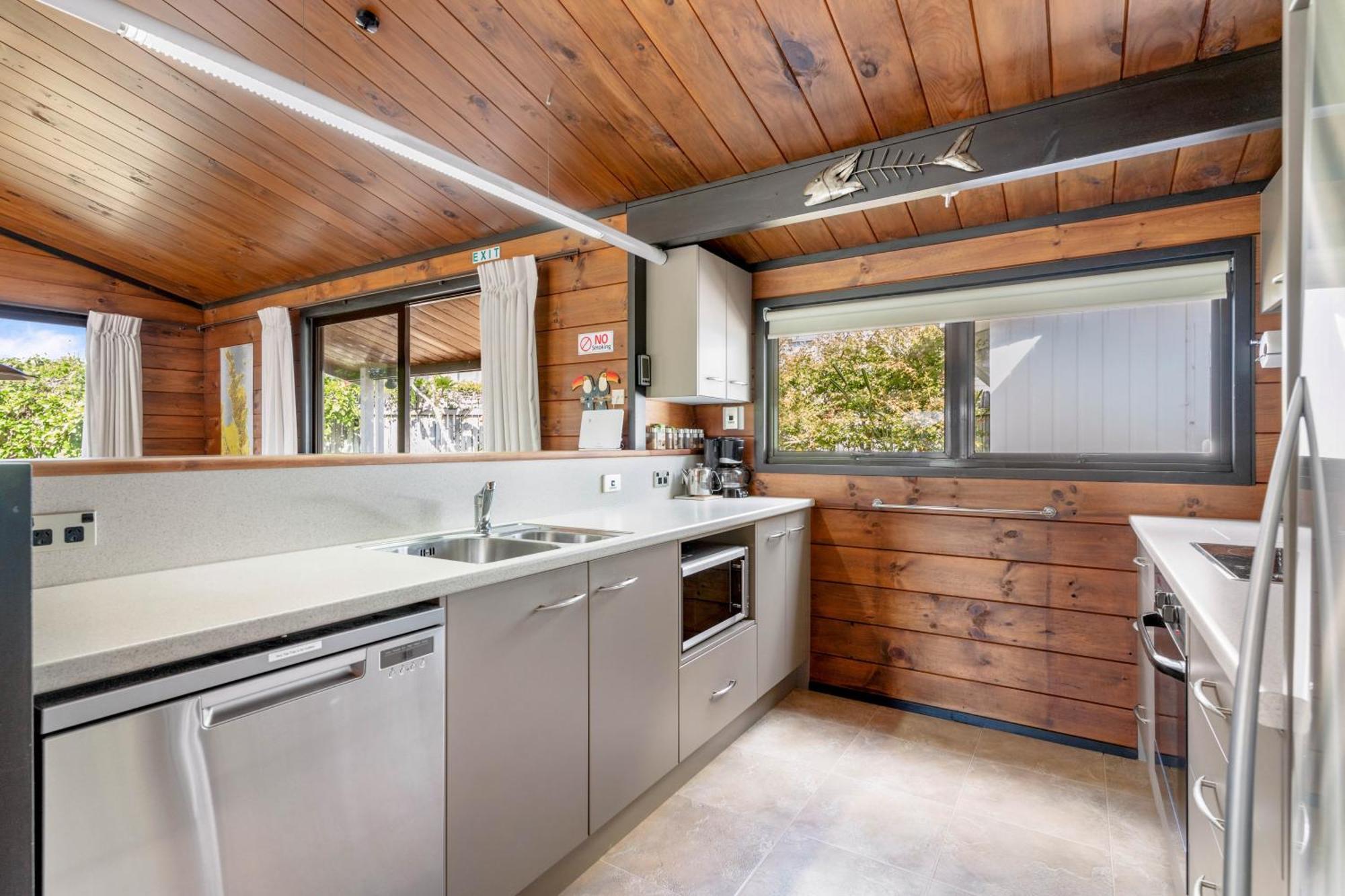 Pauanui Beach House Suntrap Exterior photo