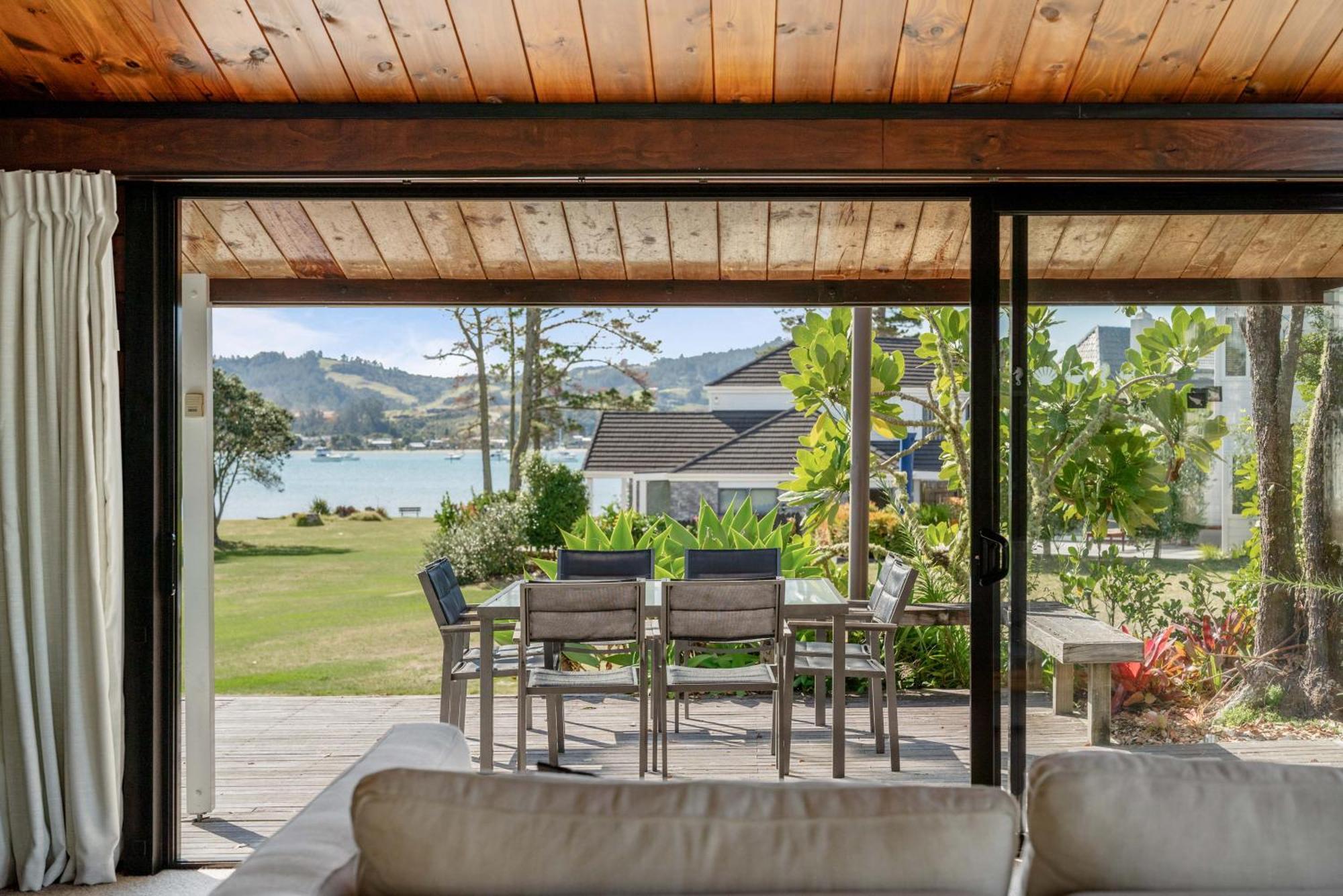 Pauanui Beach House Suntrap Exterior photo
