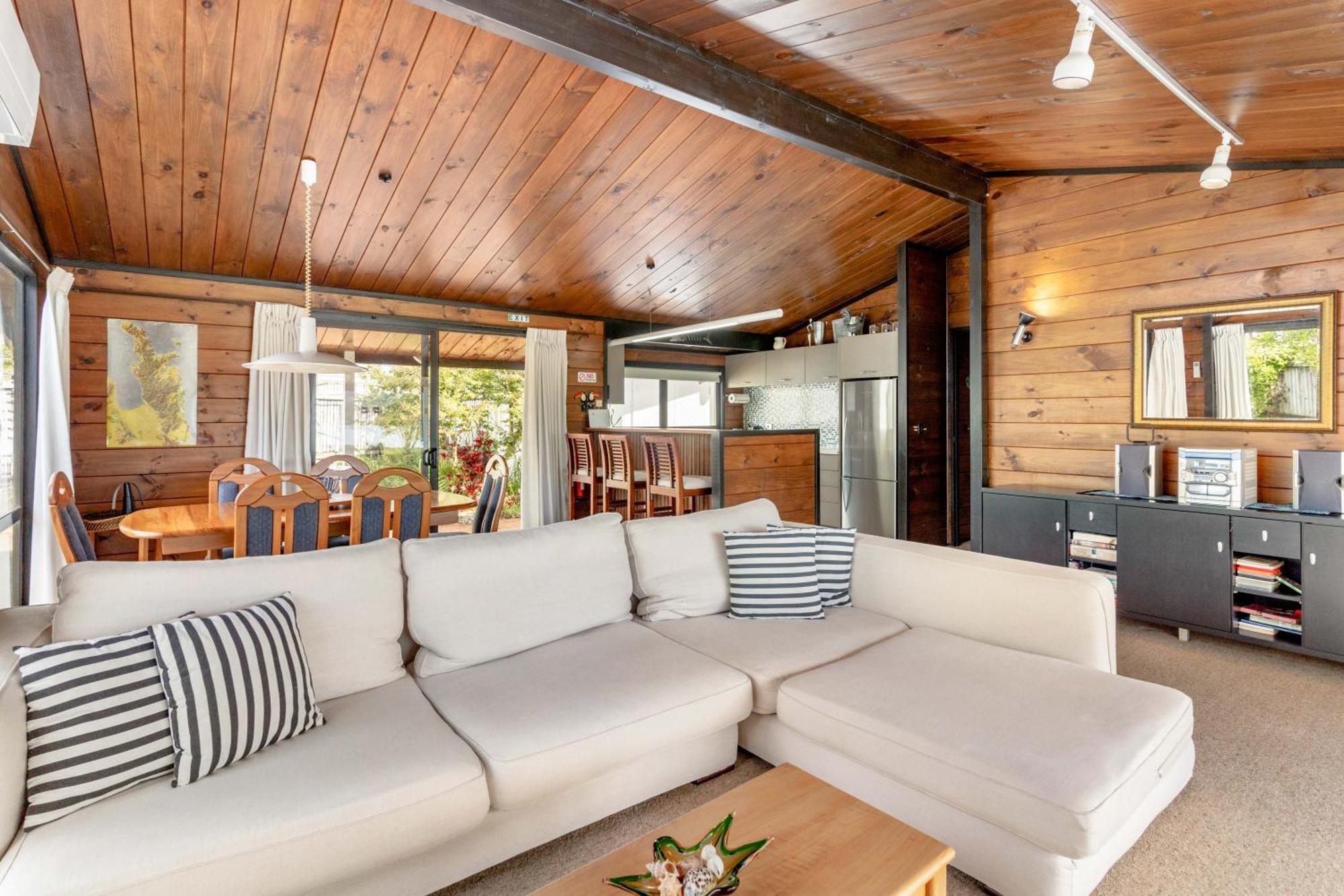 Pauanui Beach House Suntrap Exterior photo